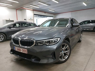 BMW 2 gran coupe BMW 3 BERLINE 318iA 156PK Sport Business Edition &amp; LED &amp; Park Sensors Front &amp; Rear PETROL