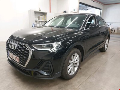 Audi Q3 AUD Q3 SB 45 TFSI e 245PK STronic Pack Platinum With Heated Seats &amp; LED &amp; Adaptive Cruise Control &amp; APS Front &amp; Rear &amp; Camera HY