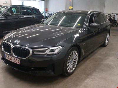 BMW 5 touring 520e 204PK Business Edition With Dakota Heated Seats &amp; Pack Innovation &amp; Head Up &amp; Safety &amp; Parking Assistant Plus