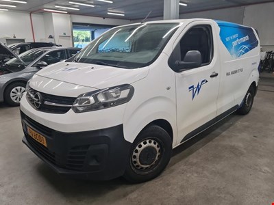 Opel VIVARO OPE VIVARO Turbo 120PK L2H1 Edition &amp; Towing Hook