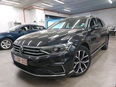 Volkswagen Passat VW PASSAT VARIANT TSI GTE 218PK DSG6 Business With Climatic &amp; Navigation &amp; Park Sensors Front &amp; Rear &amp; Pano Roof HYBRID