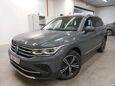 Volkswagen Tiguan VW TIGUAN 14 eHybrid 245PK DSG Elegance With Nav Discover Media &amp; Heated Steering Wheel &amp; Pano Roof HYBRID