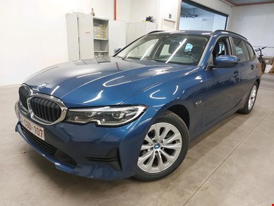 BMW 3 touring 320e 204PK With Climatic &amp; Navigation &amp; Heated Seats &amp; Parking Assistant Pack HYBRID