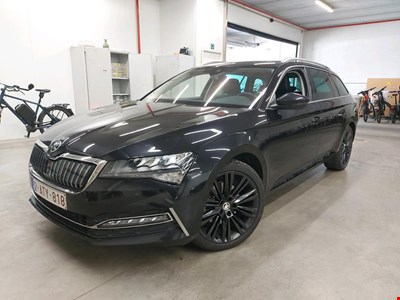 Skoda Superb SKO SUPERB COMBI 14 TSI iV 218PK DSG6 Clever+ & Premium II & Safety & Canton Sound & Pano Roof HYBRID