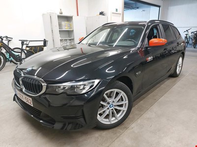 BMW 3 touring 320e 204PK Pack Business Plus With Vernasca Heated Seats Front &amp; Rear &amp; Travel Pack &amp; Boot Pack &amp; Pano Roof HYBRI
