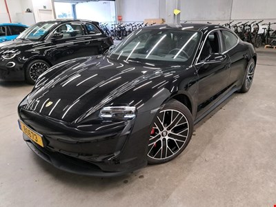 Porsche Taycan POR TAYCAN 530PK Performance Plus Battery With Heat Pump &amp; 4+1 Seats &amp; Bose &amp; Servotronic &amp; Fixed Pano &amp; 20 Inch Turbo Aero ELEC