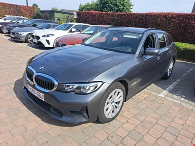 BMW 3 touring 3 TOURING 318iA 156PK Business Edition Advantage With Nav Professional &amp; PDC Front &amp; Rear PETROL