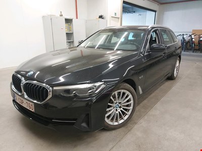 BMW 5 touring 530e 292PK Business Edition With Dakota Heated Seats & Parking Assistant Pack HYBRID
