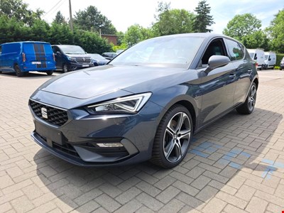 Seat Leon SEA LEON PHEV 14 204PK DSG Pack Dynamic &amp; Winter &amp; Safe Driving L &amp; Kessy &amp; Full LED &amp; Rear Camera HYBRID