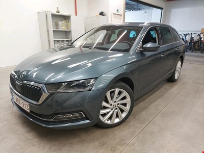 Skoda Octavia SKO OCTAVIA COMBI TSI PHEV 204PK DSG6 Clever+ With DCC Chassis &amp; Drivers Mem Seat &amp; Towing Hook HYBRID