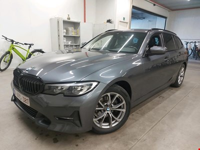 BMW 3 touring 318dA 136PK Sport Pack Business &amp; PDC Front &amp; Rear