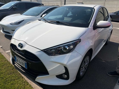 Toyota Yaris Hybrid Active MY22, 2022