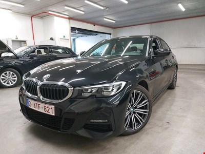 BMW 3 BMW 3 BERLINE 318dA 136PK Business Edition M Sport Pack Business Plus With Vernasca Heated Sport Seats &amp; Electric Sliding Roof &amp;
