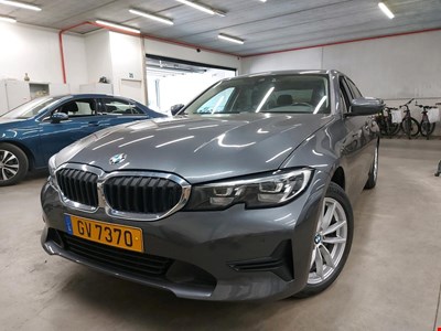 BMW 3 BMW 3 BERLINE 320dA xDrive 190PK Business Edition Advantage &amp; Pack Business With Heated Sport Seats &amp; Parkign Assistant Pack