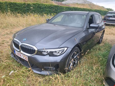 BMW 3 touring 320e 204PK Business Edition With Vernasca Sport Seats & Active Cruise & Electric Towing Hook HYBRID