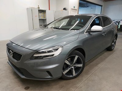 Volvo V 40 VOL V40 T2 122PK With Climatic & Navigation & Heated Seats & Cruise Control & Park Sensors Front & Rear PETROL