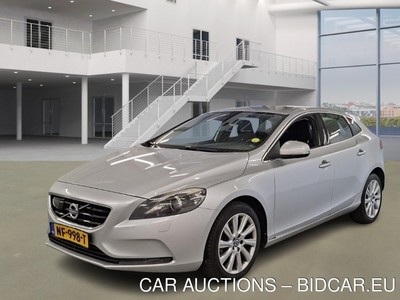 Volvo V40 cross country 1.9 2.0 D3 MOMENTUM, 2016