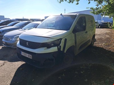 Peugeot PARTNER PEU BHDi 102PK Light L1 TOTAL LOSS Light Premium With Conenct Nav & Towing Hook