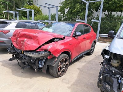 Alfa Romeo TONALE ALF 160PK MHEV Veloce TOTAL LOSS Pack Sound Leather Pano Roof PETROL