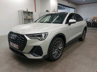 Audi Q3 AUD SB 45 TFSI e 245PK STronic Pack Platinum With Heated Sport Seats &amp; Shadow Look &amp; Adaptive Cruise &amp; Comfort Key &amp; 19 Inch