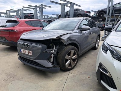 Audi Q4 AUD ETRON 40 Attraction 204PK TOTAL LOSS Pack Business &amp; Interior Luxury &amp; Towing Hook &amp; Pano
