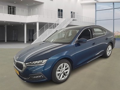 Skoda Octavia 0.9 1.0 E-TSI BUSINESS EDITION PLUS, 2021