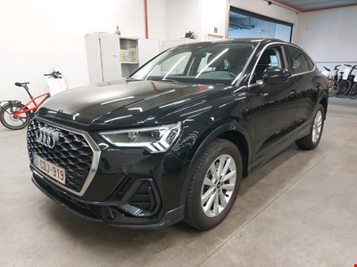 Audi Q3 AUD SB 45 TFSI e 245PK STronic Pack Platinum With Heated Seats &amp; LED &amp; Rear Camera &amp; Adaptive Cruise Control HYBRID