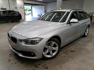 BMW 3 touring 318iA 136PK With Climatic &amp; Navigation &amp; Heated Seats &amp; Cruise Control &amp; Park Sensors Front &amp; Rear PETROL