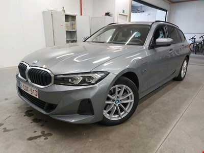 BMW 3 touring 320e 204PK With Climatic &amp; Navigation &amp; Heated Seats &amp; Parking Assistant Pack &amp; Trailer Towing Hook HYBRID