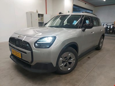 MINI Countryman MIN COUNTRYMAN E 204PK With Climatic &amp; Navigation &amp; Cruise Control &amp; Parking Sensors Front &amp; Rear