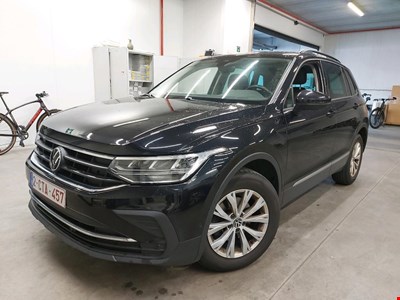 Volkswagen Tiguan VW TIGUAN TSI 150PK DSG Life Business &amp; Travel Assist &amp; Park Assistance &amp; Trailer Towing Hook PETROL