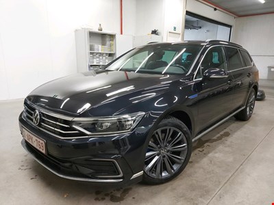 Volkswagen Passat VW PASSAT VARIANT TSI GTE 218PK DSG6 Business Pack Adventure With Nappa Leather & Winter Pack & Matrix LED & Area View HYBRID