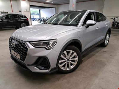 Audi Q3 AUD Q3 SB 45 TFSI e 245PK STronic Pack Platinum With Heated Seats &amp; LED &amp; Cruise Control &amp; APS Front &amp; Rear &amp; Camera &amp; Pano Roof