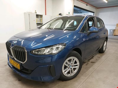 BMW 2 active tourer 218iA 136PK With Climatic &amp; Navigation &amp; PDC Front &amp; Rear PETROL