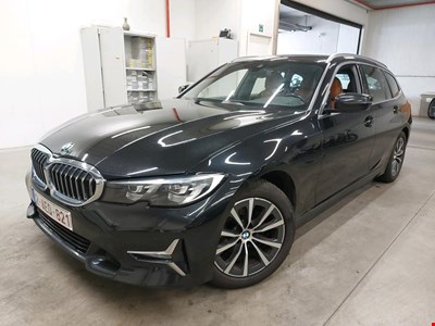 BMW 3 touring 318dA 136PK Luxury Business Edition &amp; Pack Business &amp; Nav Pro &amp; Heated Seats &amp; PDC Front &amp; Rear