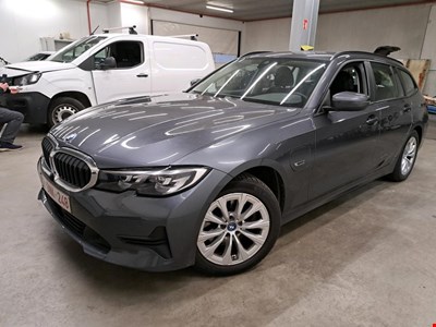 BMW 3 touring 320e 204PK Business Edition With Heated Vernasca Sport Seats &amp; Active Cruise &amp; Driving Assistant Pack HYBRID