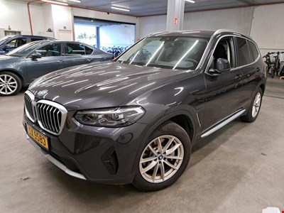 BMW X3 xDrive30e 292PK With Climatic &amp; Navigation &amp; Heated Seats &amp; Cruise Control &amp; Park Sensors Front &amp; Rear HYBRID