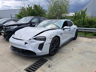 Porsche TAYCAN POR SPORT TURISMO GTS 598PK TOTAL LOSS With Heat Pump & Pack Innodrive & GTS Interior & Bose & Comfor