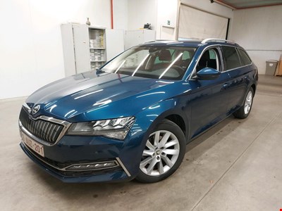 Skoda Superb SKO SUPERB COMBI 14 TSI iV 218PK DSG6 Clever With Lane &amp; Side Assist &amp; Foldable Trailer Hook HYBRID