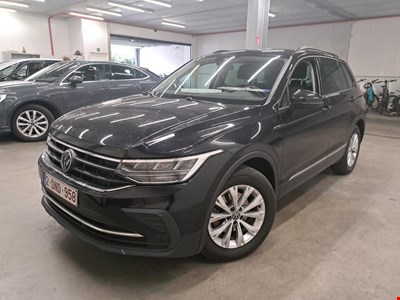 Volkswagen Tiguan VW TIGUAN TSI 150PK DSG Life Business With Climatic &amp; Navigation &amp; Winter Pack &amp; Cruise Control &amp; Park Sensors Front &amp; Rear &amp; To