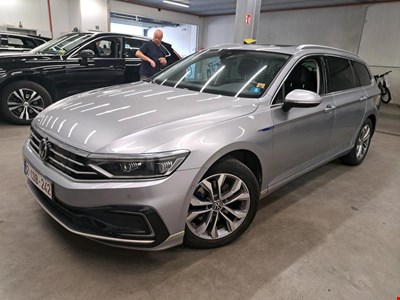 Volkswagen Passat VW PASSAT VARIANT TSI GTE 218PK DSG6 Business With Nappa Leather &amp; Matrix LED &amp; Nav Discover Media &amp; Design &amp; Comfort &amp; Pano Roo