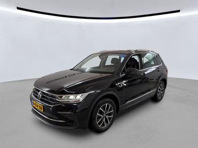 Volkswagen Tiguan 1.4 1.5 TSI 131PK LIFE BUSINESS WINTER MULTIMEDIA, 2023