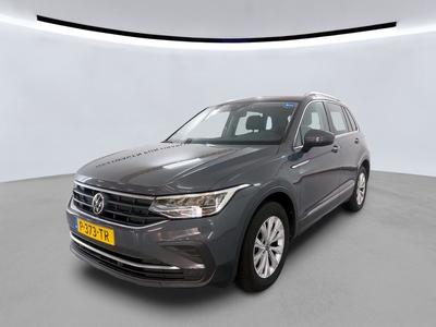 Volkswagen Tiguan 1.4 1.5 TSI 130PK LIFE BUSINESS WINTER MULTIMEDIA, 2022