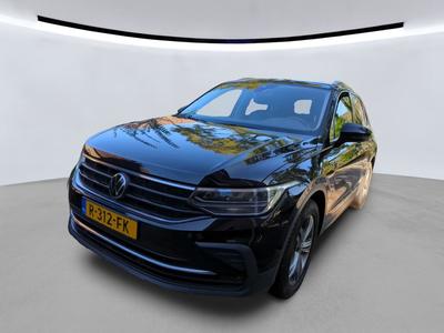 Volkswagen Tiguan 1.4 1.5 TSI 130PK LIFE BUSINESS WINTER MULTIMEDIA, 2022