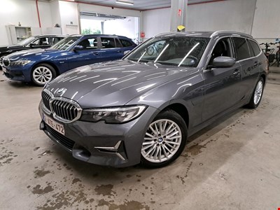 BMW 3 touring 330e 292PK Luxury With Heated Vernasca Sport Seats &amp; Travel Pack &amp; Pano Roof HYBRID