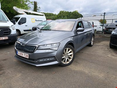 Skoda SUPERB SKO COMBI TSI IV 218PK DSG6 TOTAL LOSS Clever Plus With Premium II Pack &amp; Canton Sound &amp; Lane &amp; S