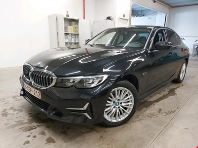 BMW 3 BMW 3 BERLINE 320e 204PK Luxury Business Edition Pack Business Plus With Heated Seats &amp; Comfort HYBRID