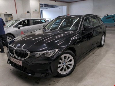 BMW 3 touring 320e 204PK Business Edition With Vernasca Leather Heated Sport Seats & Active Cruise & Driving Assistant HYBRID