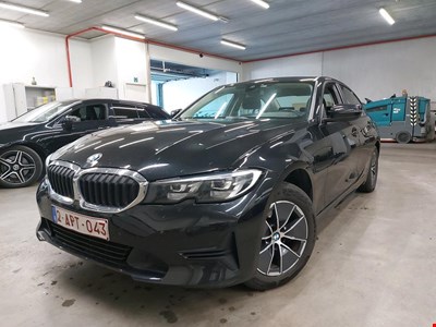 BMW 3 BMW 3 BERLINE 318i 156PK With Climatic &amp; Navigation &amp; Rear Park Sensors PETROL