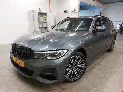 BMW 3 touring 320e 204PK M Sport &amp; Pack Innovation Without Head Up &amp; Business Plus With Heated Sport Seats &amp; Travel &amp; Parking As